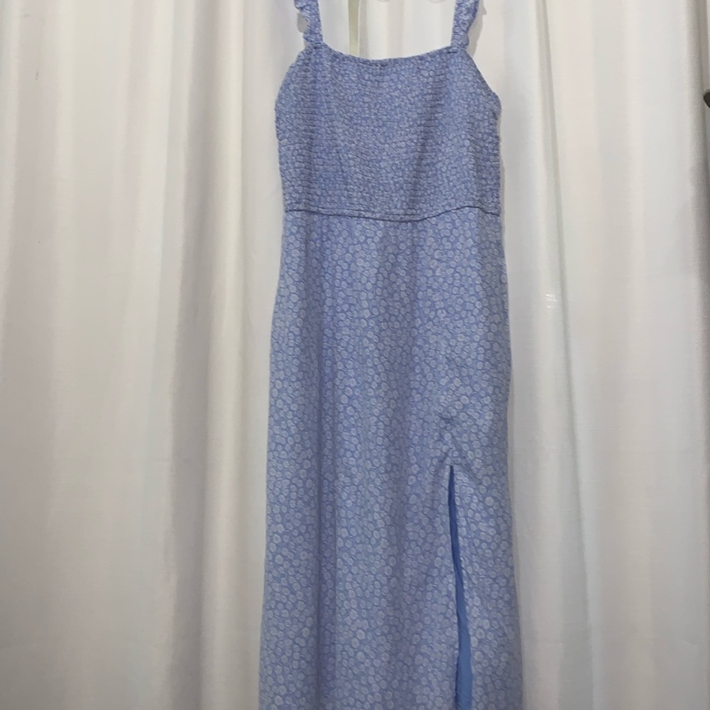 Abercrombie and Fitch sz XL blue and white floral sleeveless midi dress 🤩